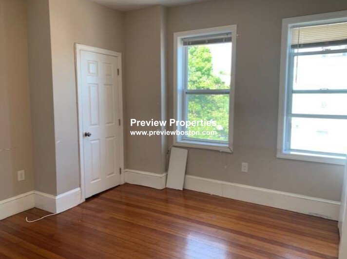 241 Maverick St, East Boston