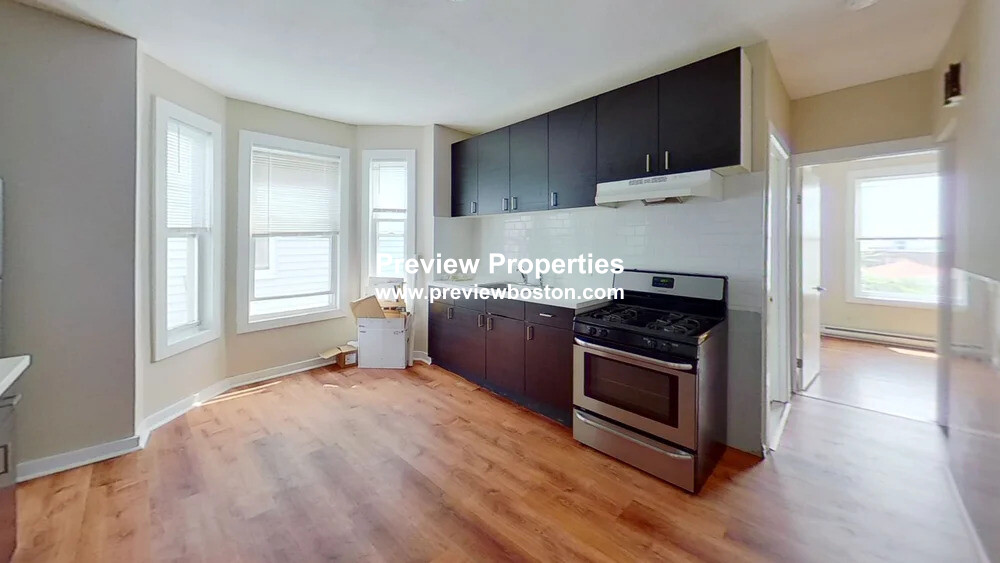 121 George St, Roxbury