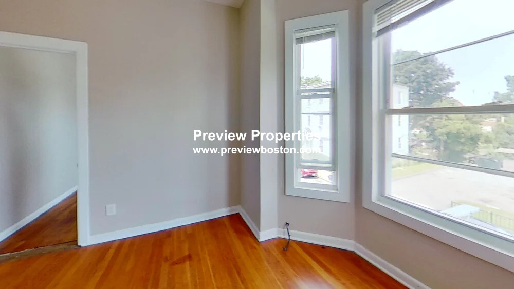 121 George St, Roxbury