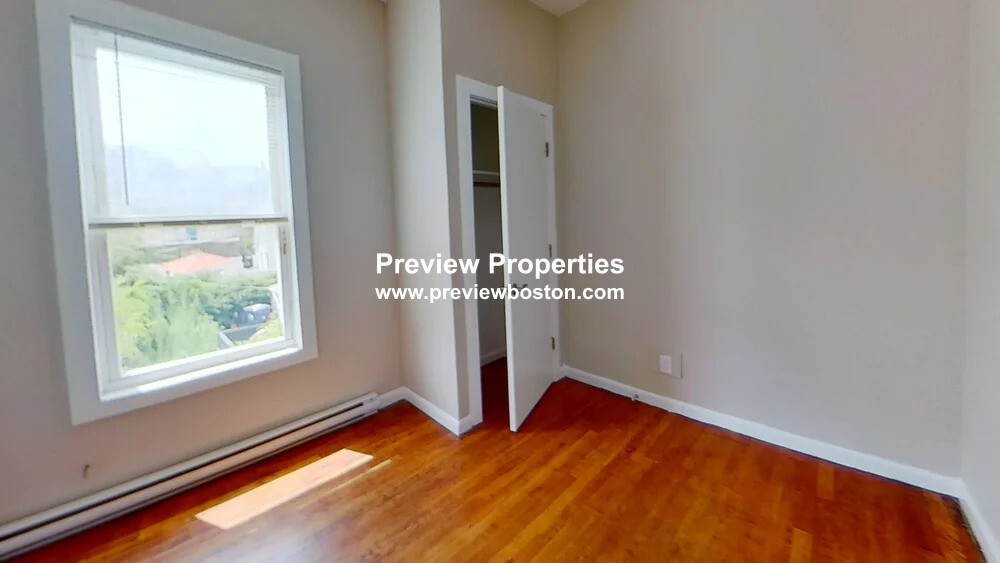 121 George St, Roxbury