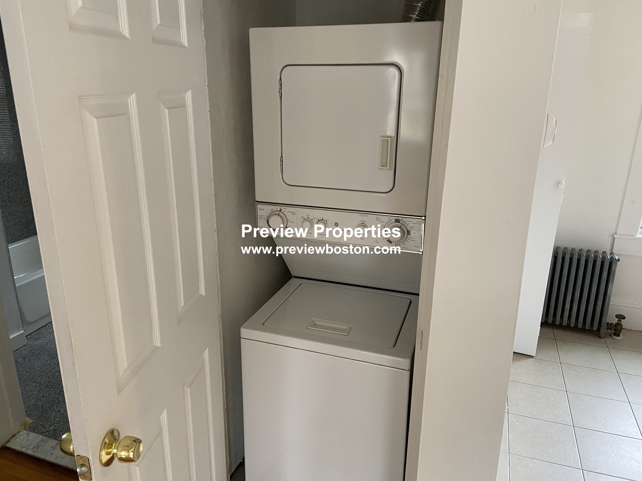 24 Dunreath St, Roxbury