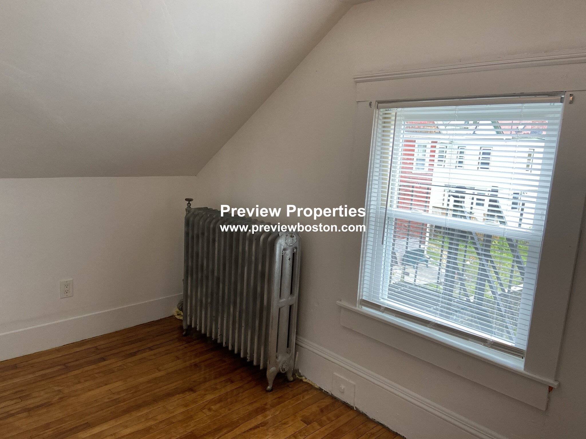 24 Dunreath St, Roxbury