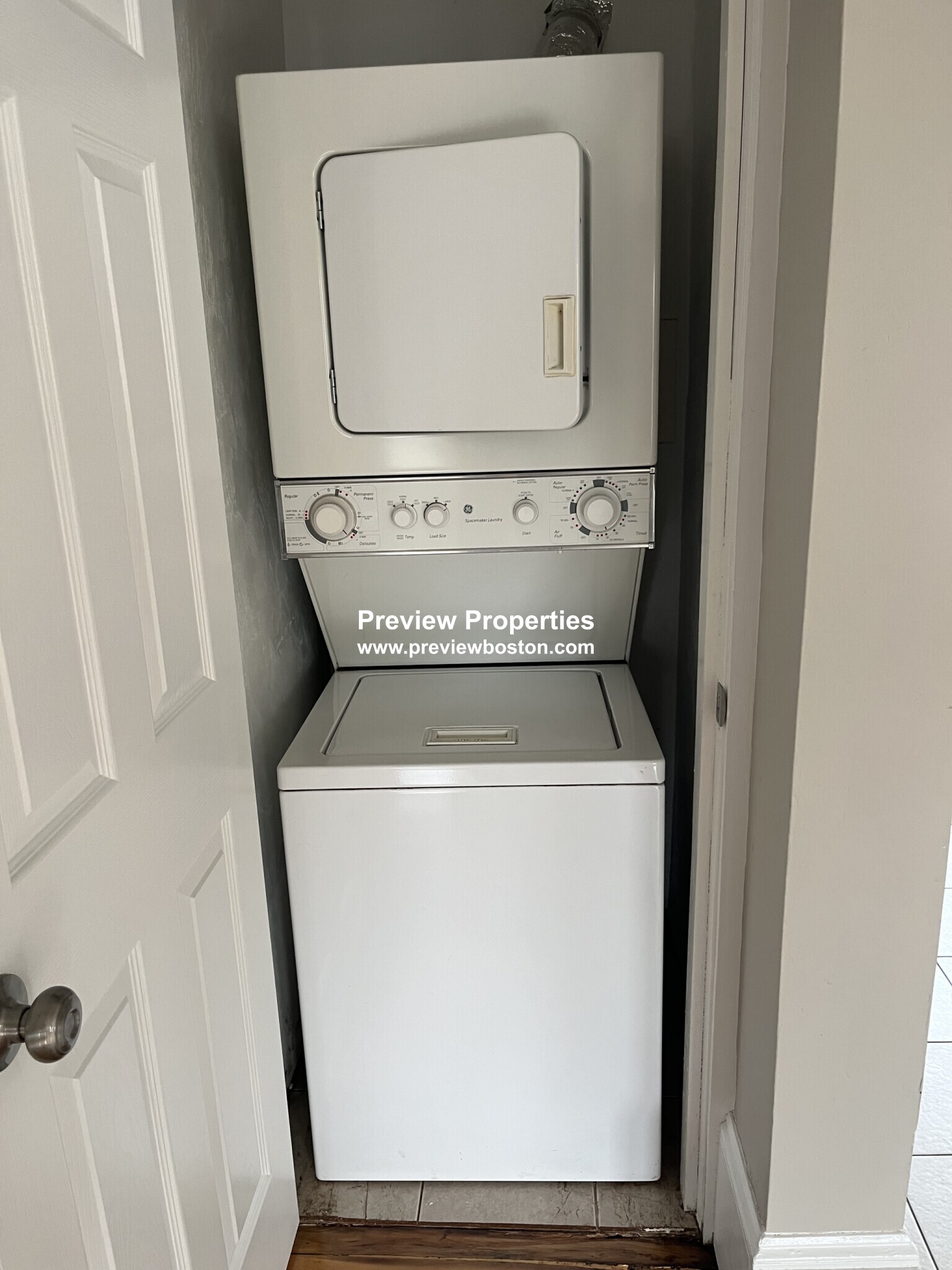 24 Dunreath St, Roxbury