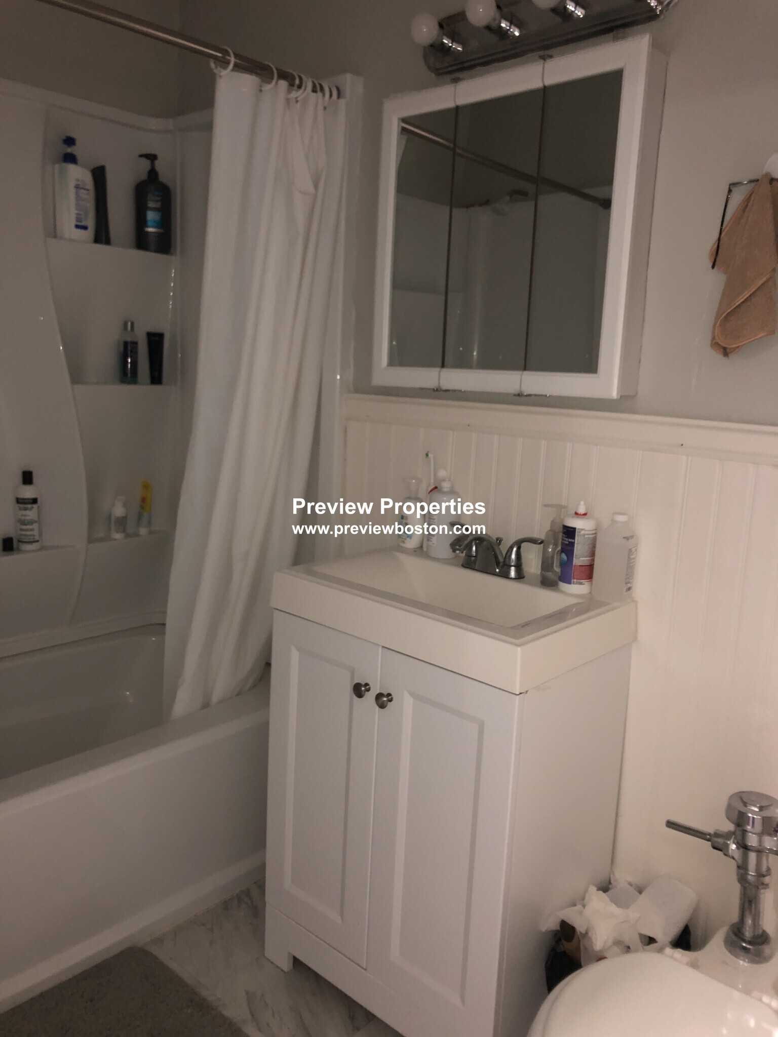 879 Beacon St, Fenway