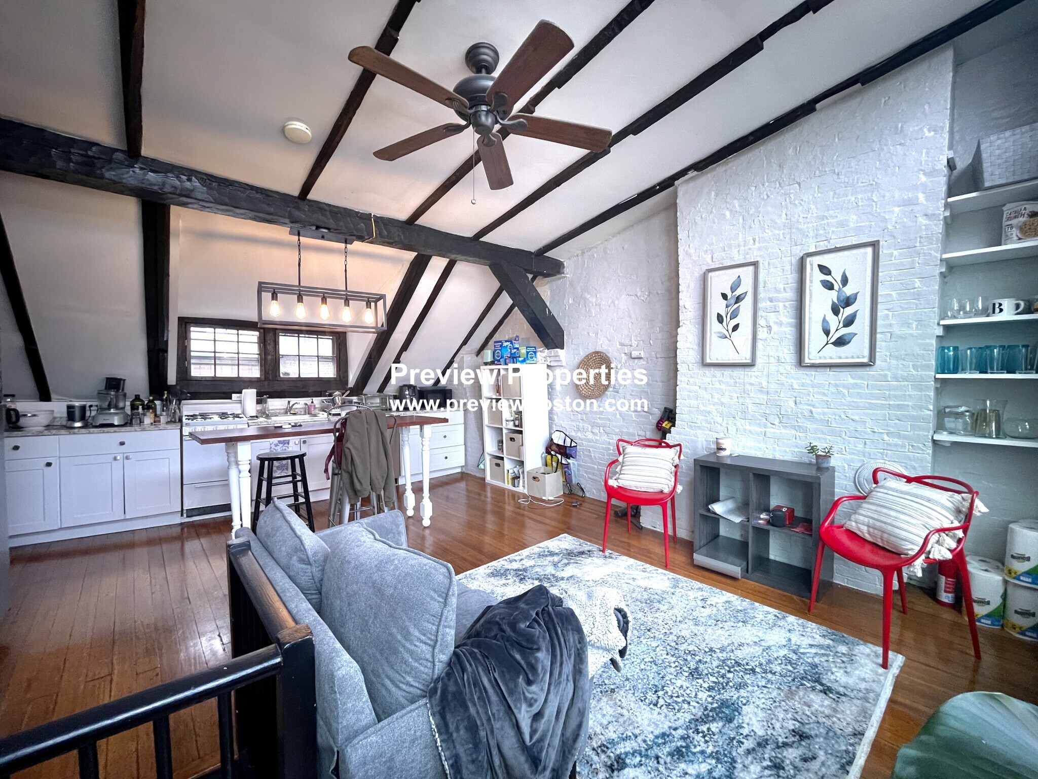 4 Champney Pl, Beacon Hill