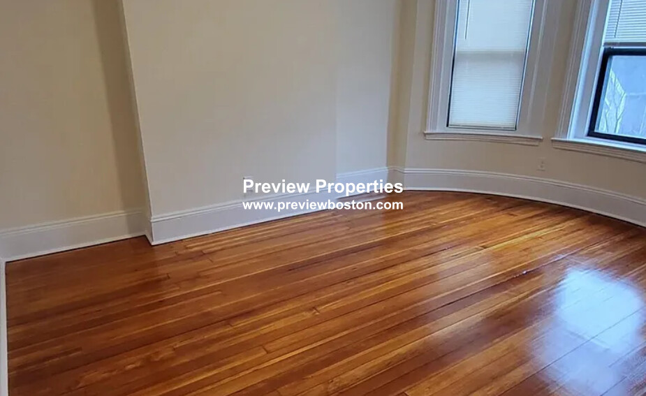 885 Massachusetts Ave, Mid Cambridge