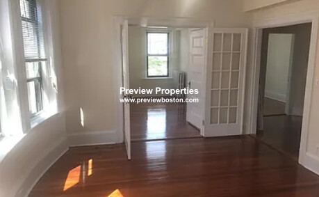 885 Massachusetts Ave, Mid Cambridge