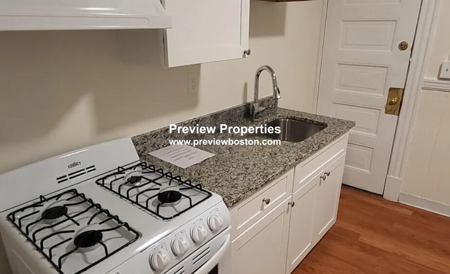 885 Massachusetts Ave, Mid Cambridge