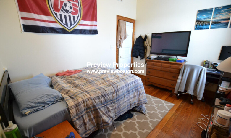 346 Faneuil St, Brighton