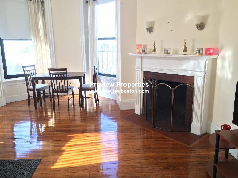 346 Faneuil St, Brighton