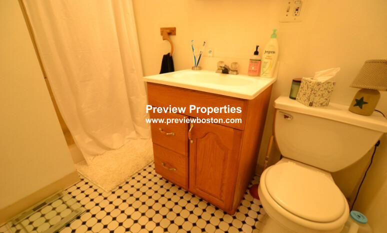 346 Faneuil St, Brighton