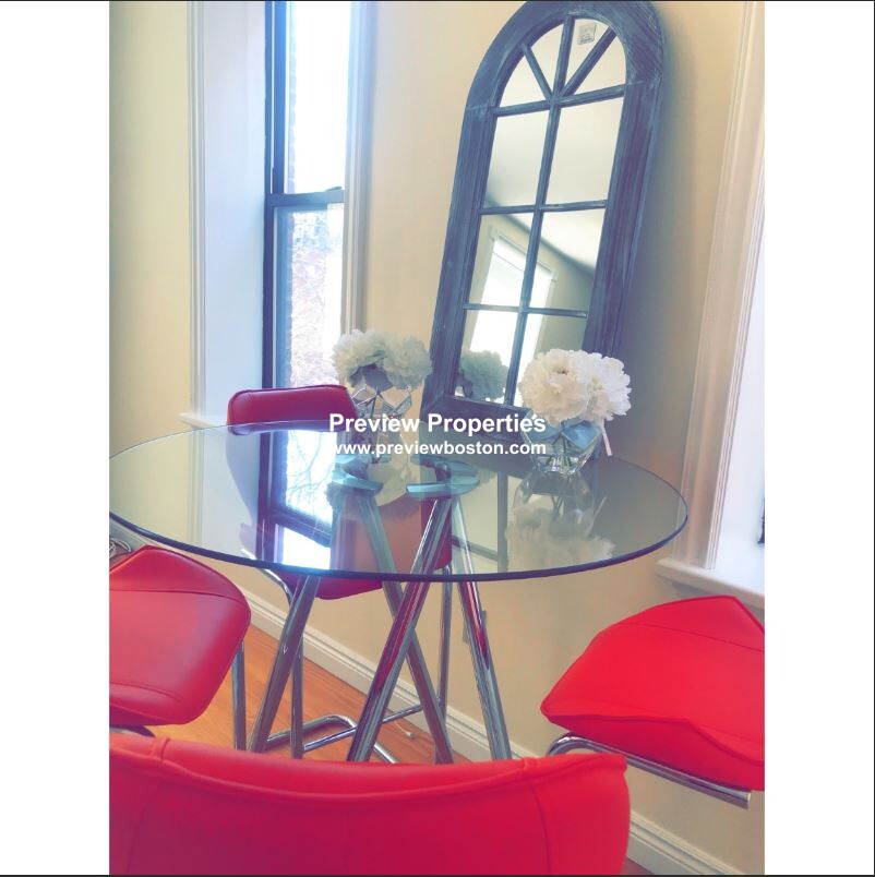 90 Saint Botolph St, Back Bay