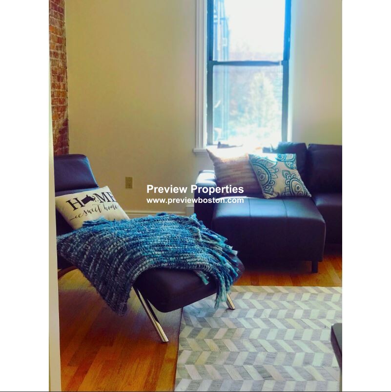 90 Saint Botolph St, Back Bay