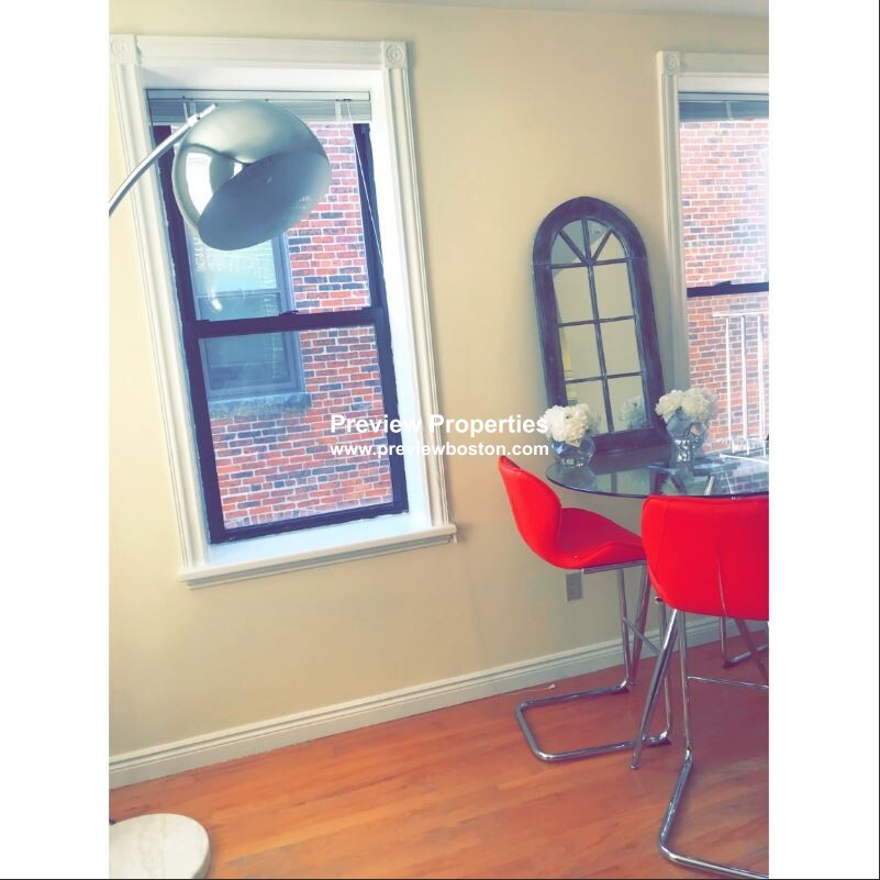 90 Saint Botolph St, Back Bay