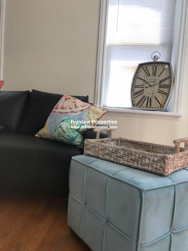 90 Saint Botolph St, Back Bay