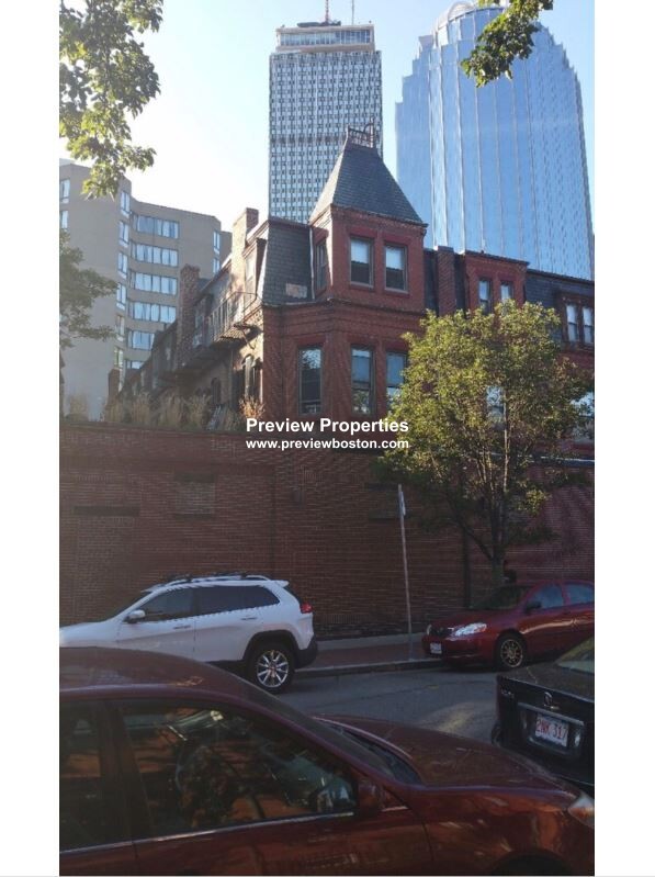 90 Saint Botolph St, Back Bay