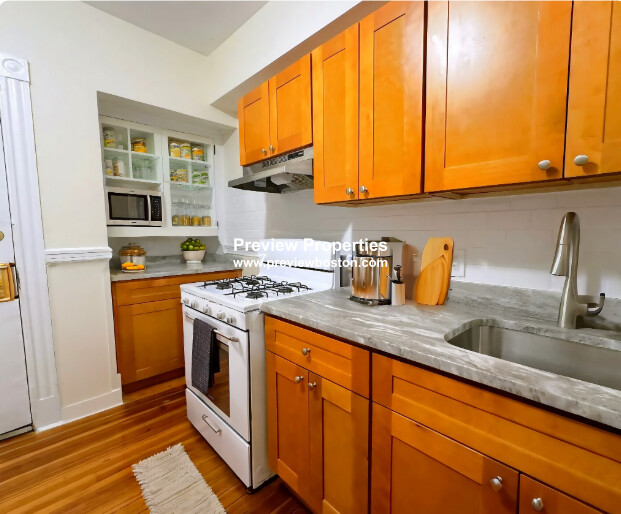 885 Massachusetts Ave, Mid Cambridge