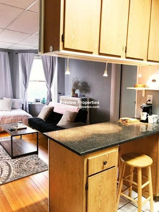 879 Beacon St, Fenway