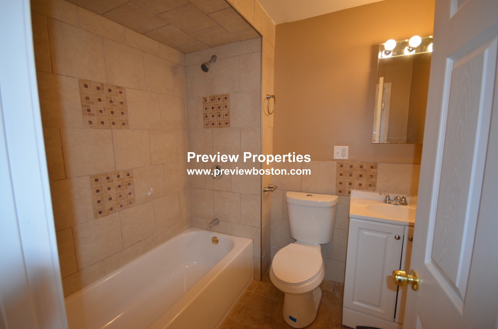 16 Chelsea St, East Boston