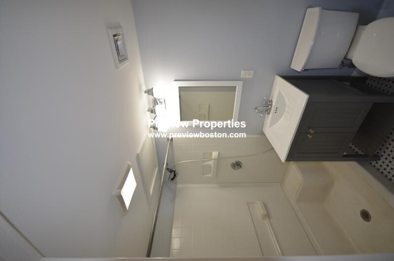 12 Cheever Ct, East Boston