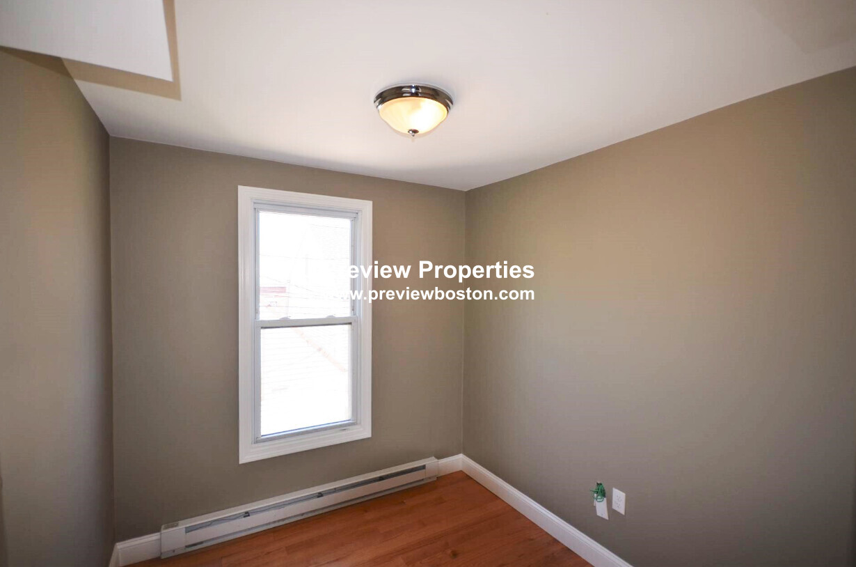 12 Cheever Ct, East Boston