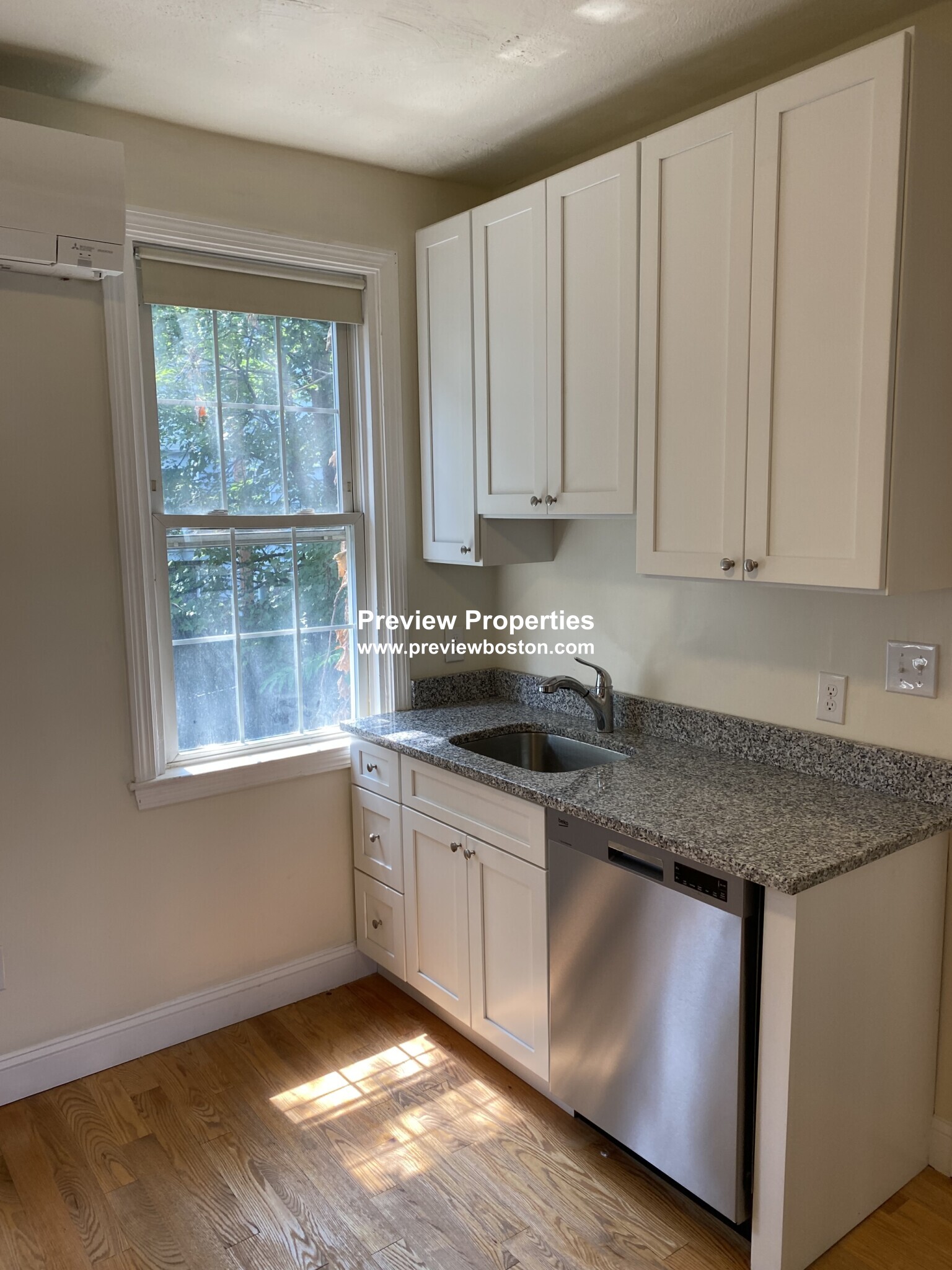 83 Bolton St, South Boston