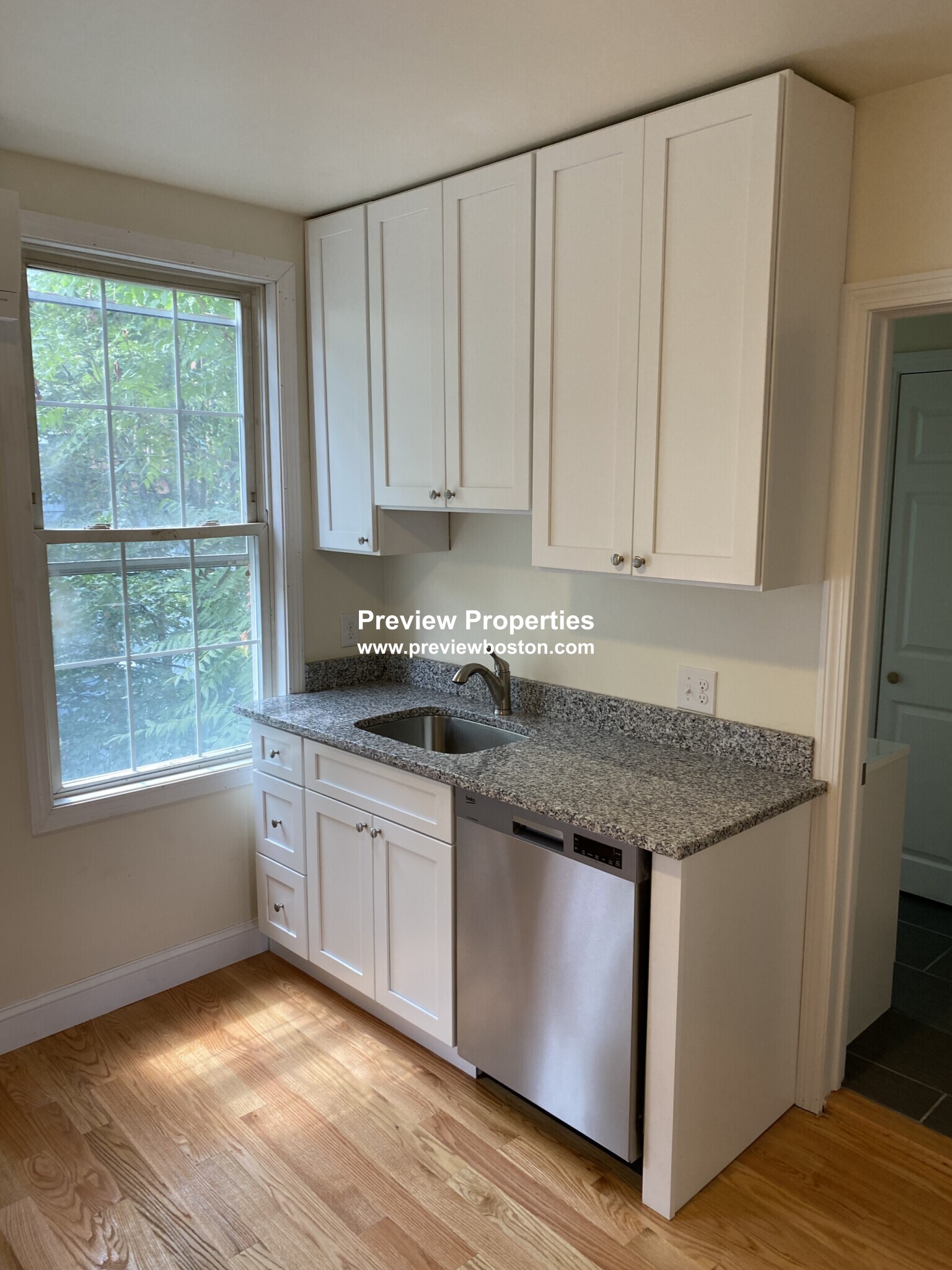 83 Bolton St, South Boston