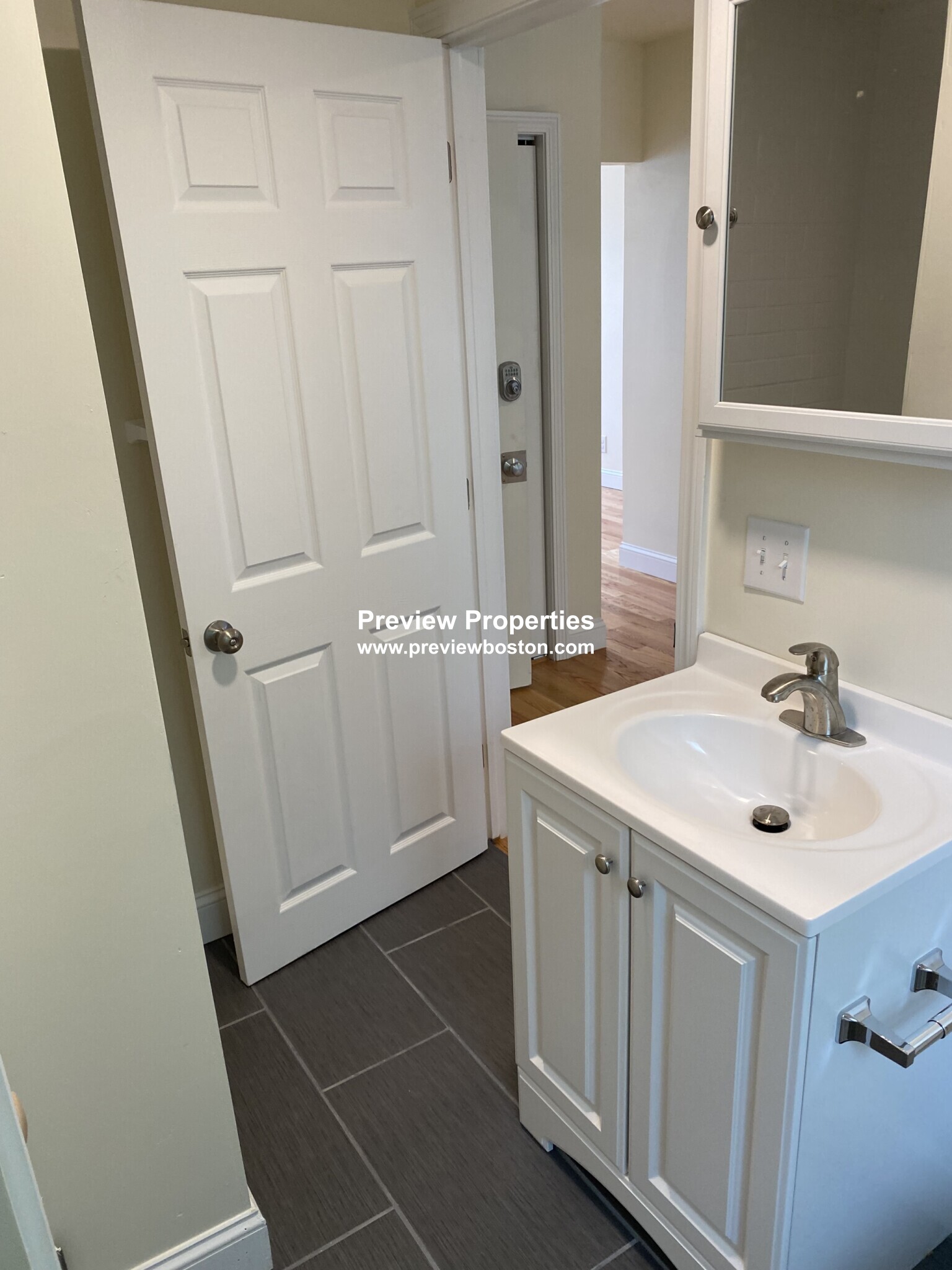 83 Bolton St, South Boston