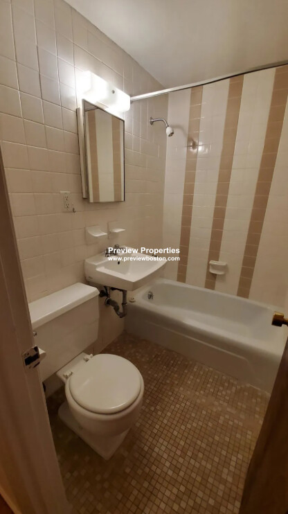 60 Brighton Ave, Allston