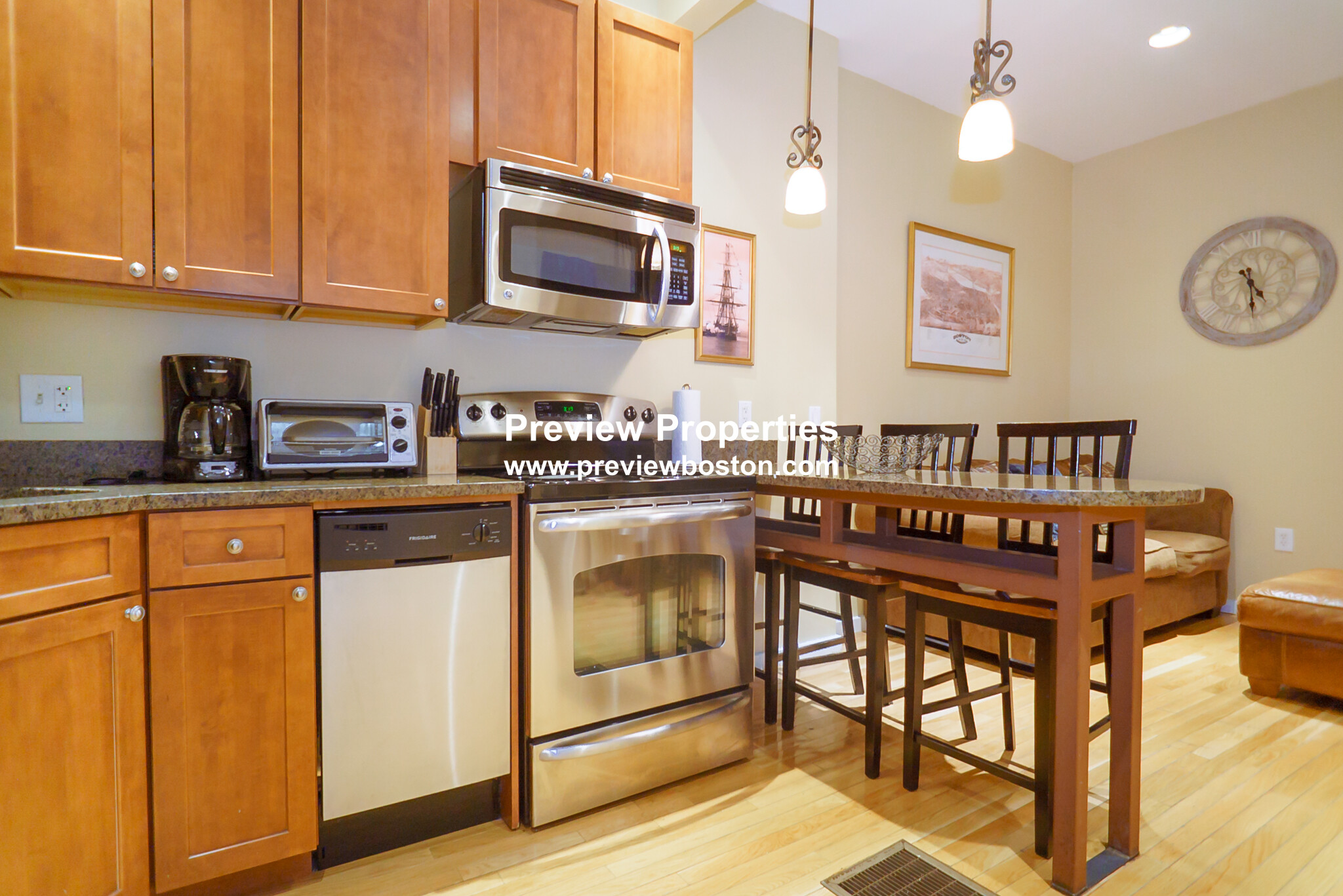 48 Hereford St, Back Bay