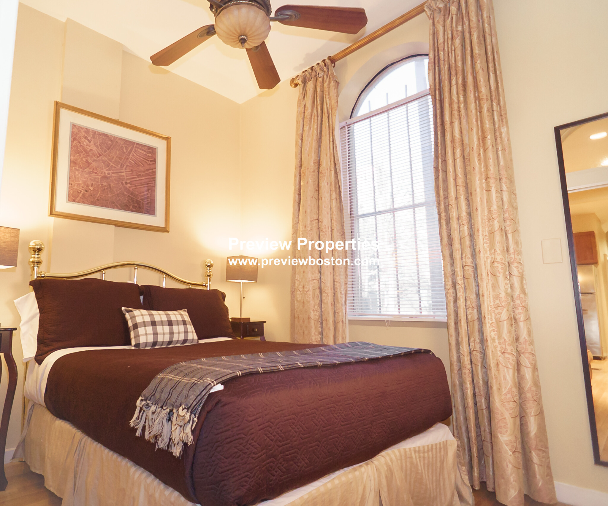 48 Hereford St, Back Bay