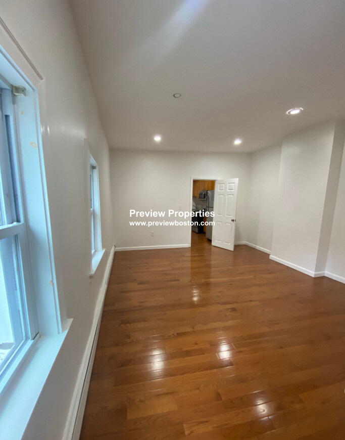 147 Meridian St, East Boston