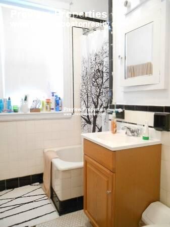 1810 Commonwealth Ave, Brighton