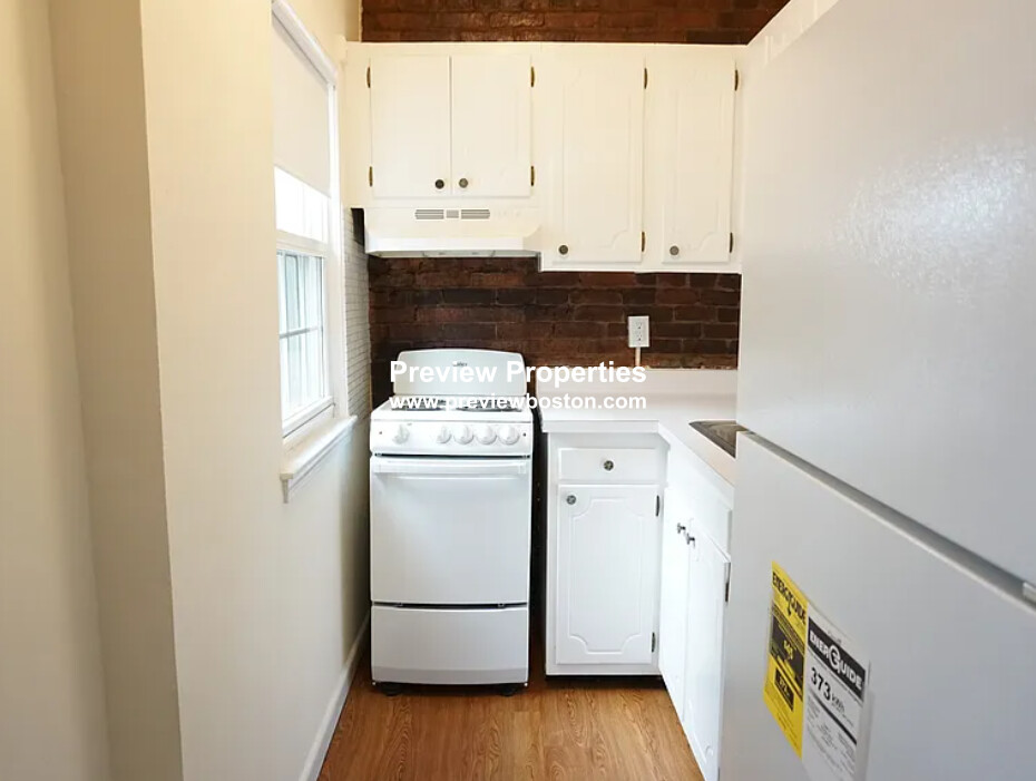 62 South Huntington Ave, Jamaica Plain