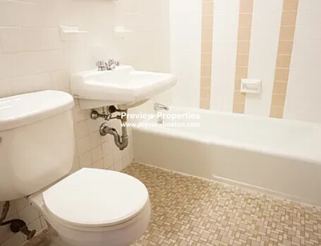 62 South Huntington Ave, Jamaica Plain