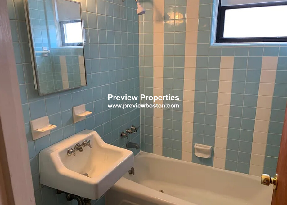 60 Brighton Ave, Allston