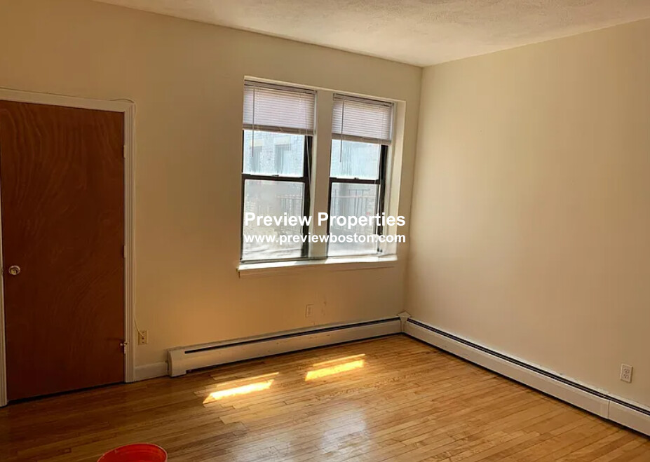 60 Brighton Ave, Allston