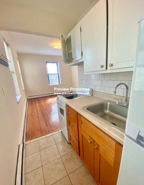 64 Brighton Ave, Allston