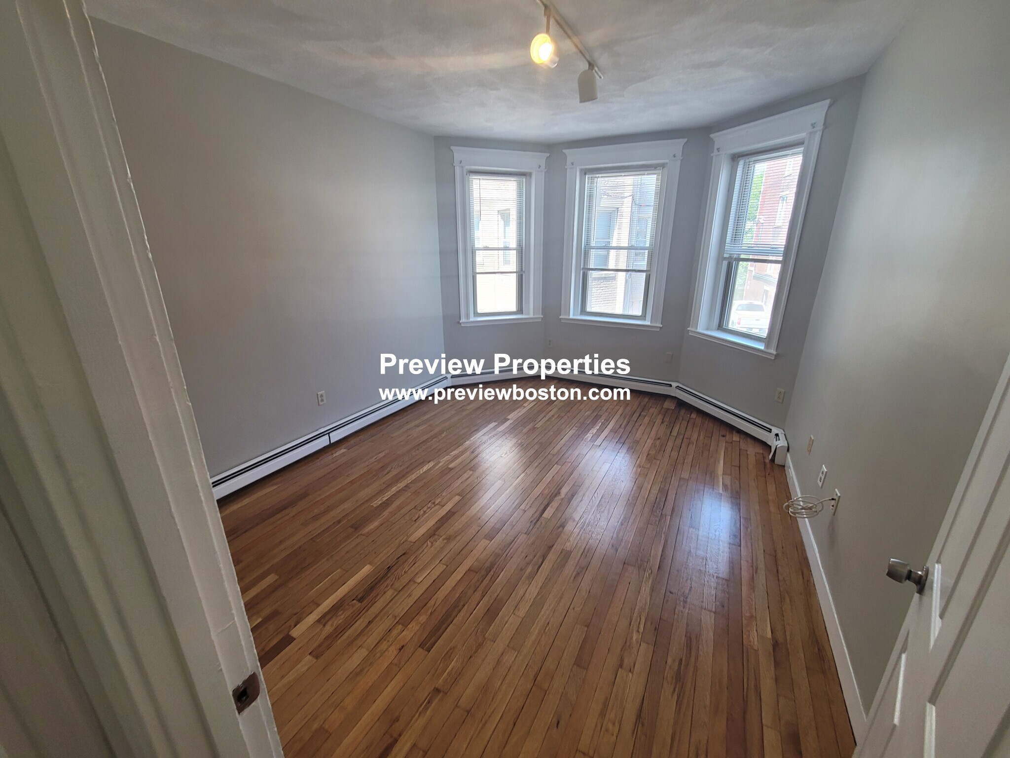 1669 Commonwealth Ave, Brighton