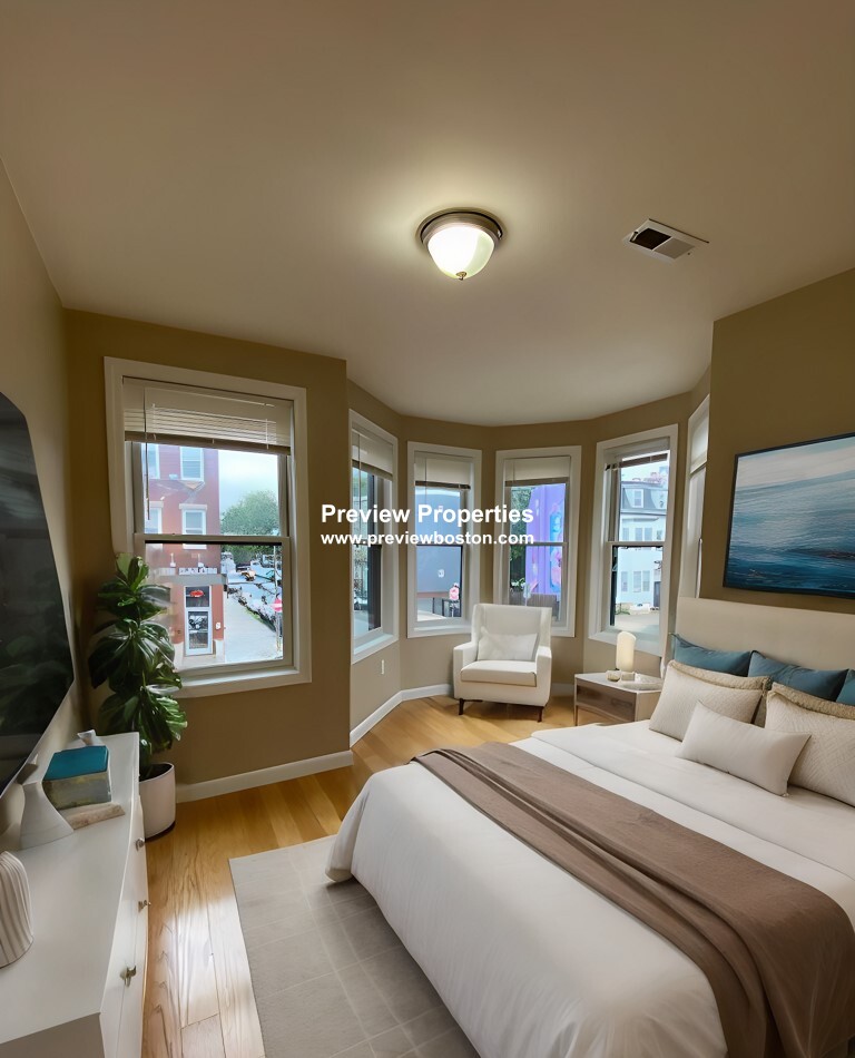 53 Chelsea St, East Boston