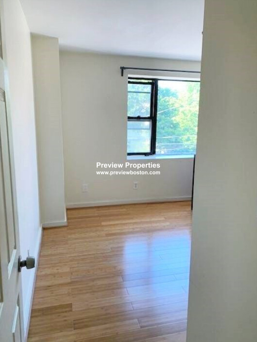 30 Decatur St, East Boston