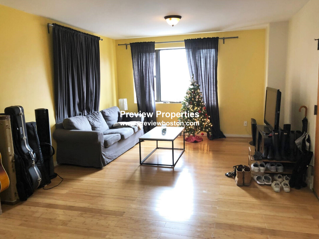 30 Decatur St, East Boston