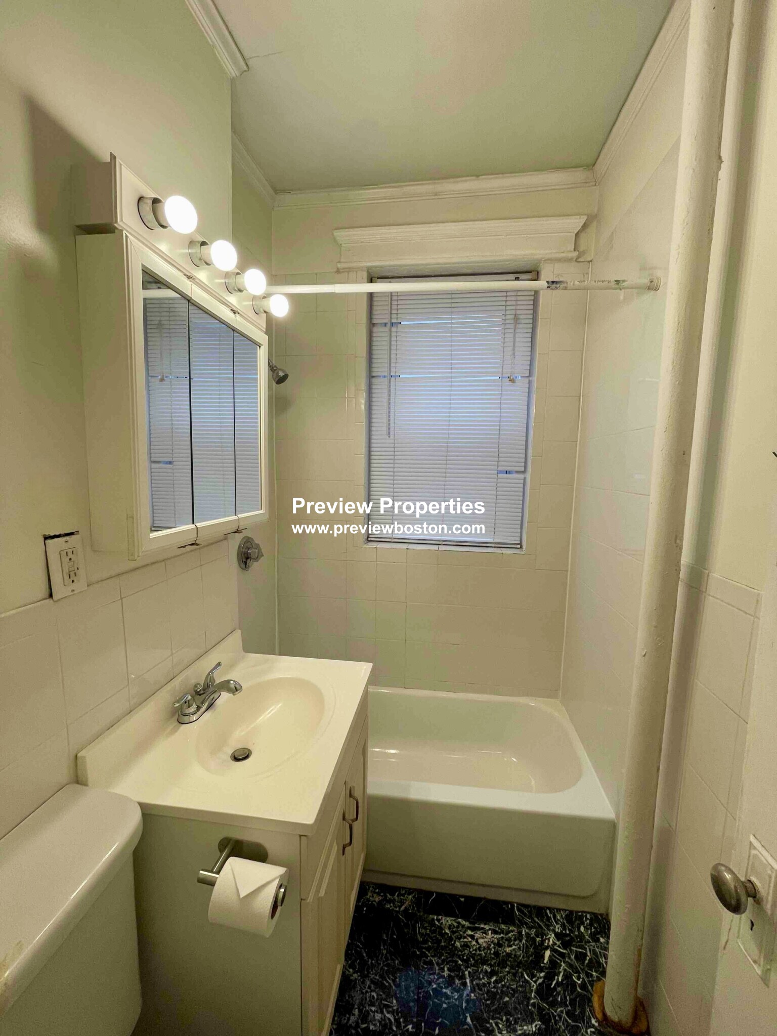 1637 Commonwealth Ave, Brighton