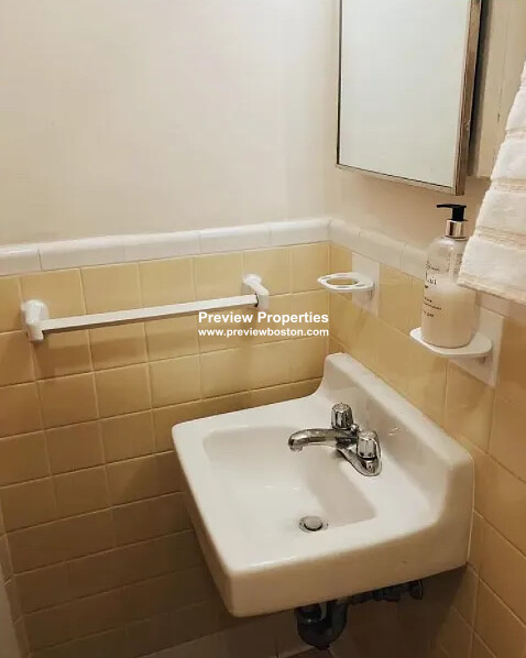 95 Mount Vernon St, Beacon Hill