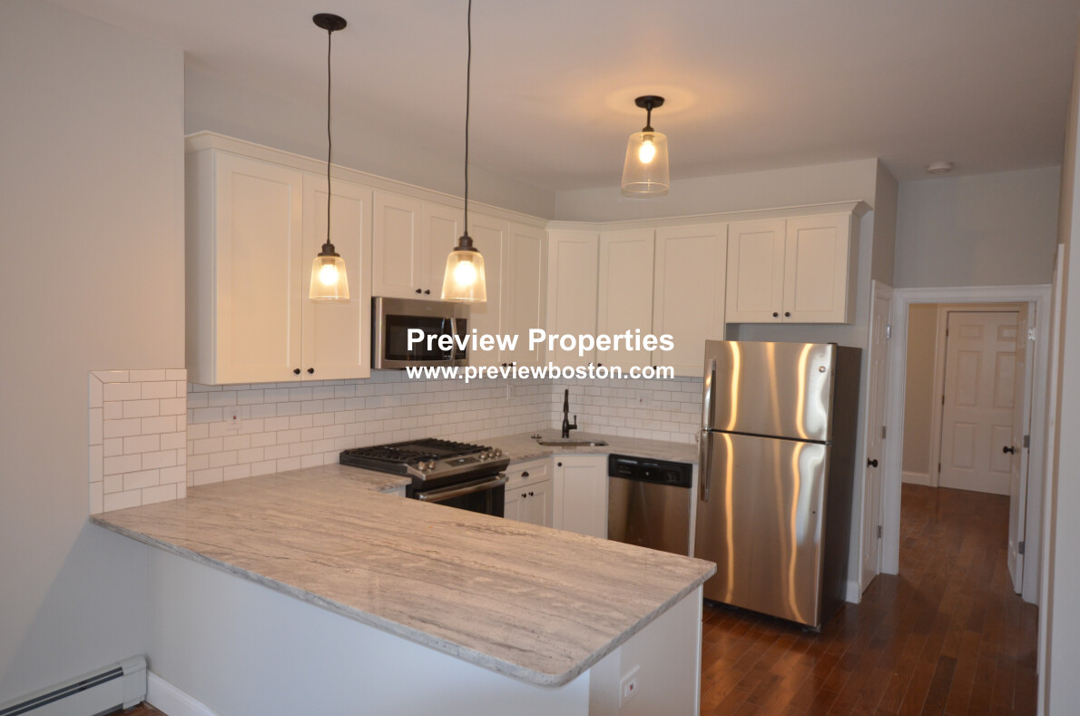 12 Chelsea St, East Boston