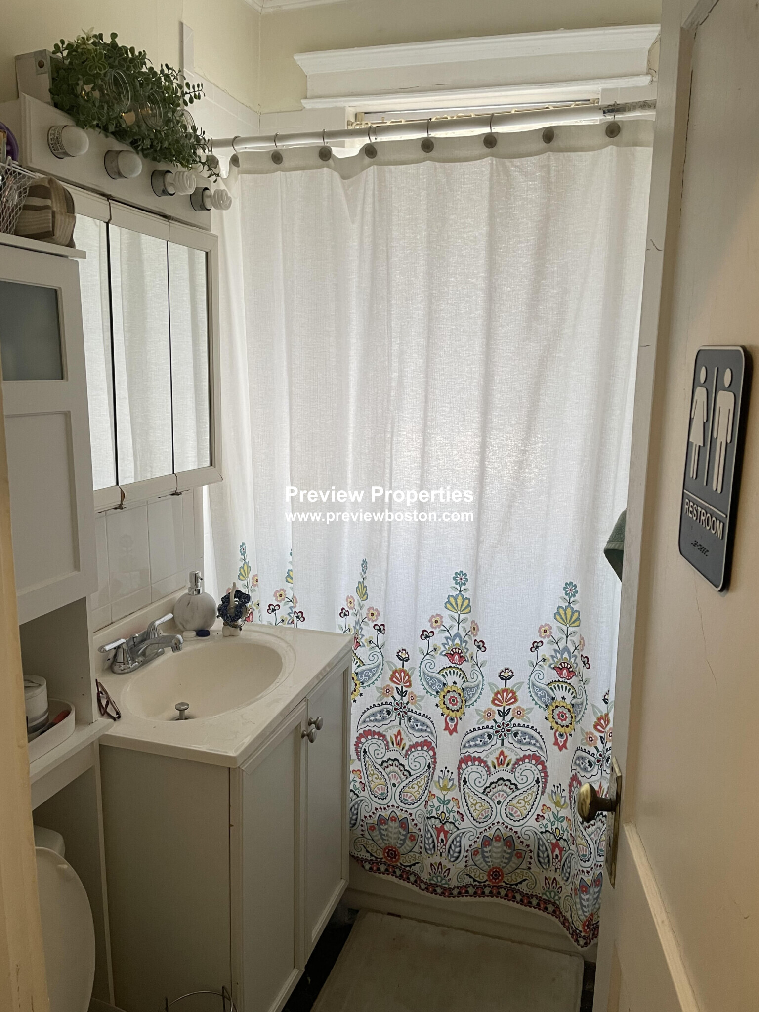 1637 Commonwealth Ave, Brighton