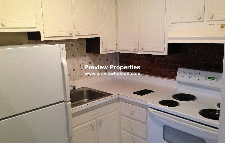 78 South Huntington Ave, Jamaica Plain