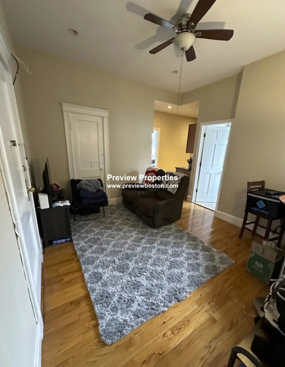 2018 Commonwealth Ave, Brighton