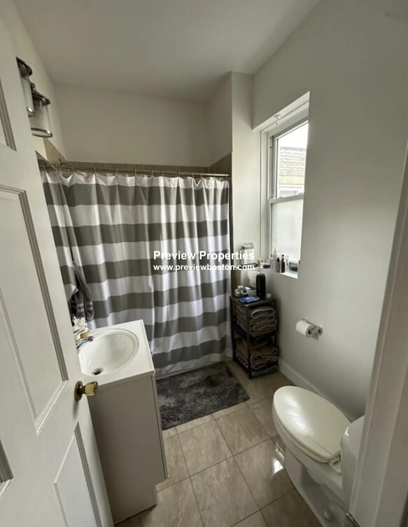 2018 Commonwealth Ave, Brighton