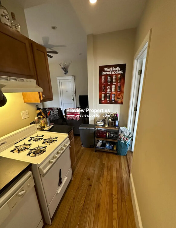 2018 Commonwealth Ave, Brighton